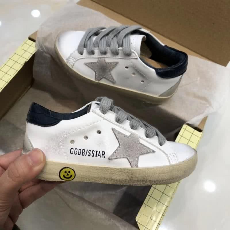 Golden Goose∕GGDB Kids Superstar Sneaker Antique style White and Grey star 5